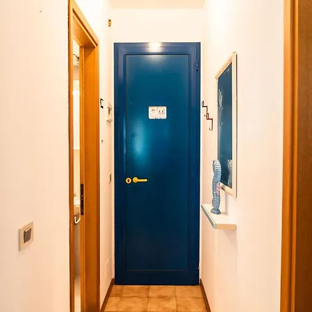 In Near Tennis Court Apartman