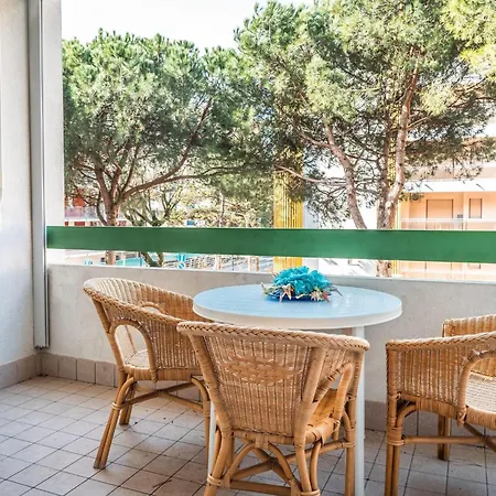 In Near Tennis Court Apartman