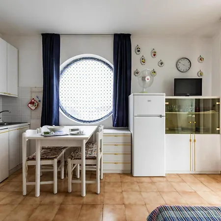 Apartman In Near Tennis Court *