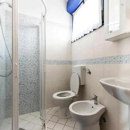 In Near Tennis Court Apartman Bibione