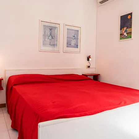 In Near Tennis Court Apartman Bibione