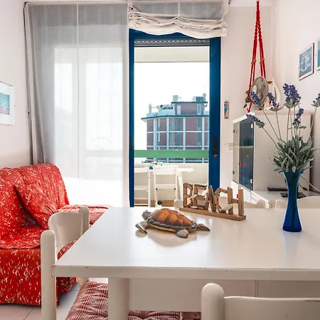 In Near Tennis Court Apartment *