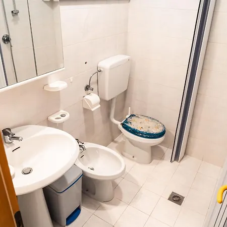 Apartment In Near Tennis Court Bibione